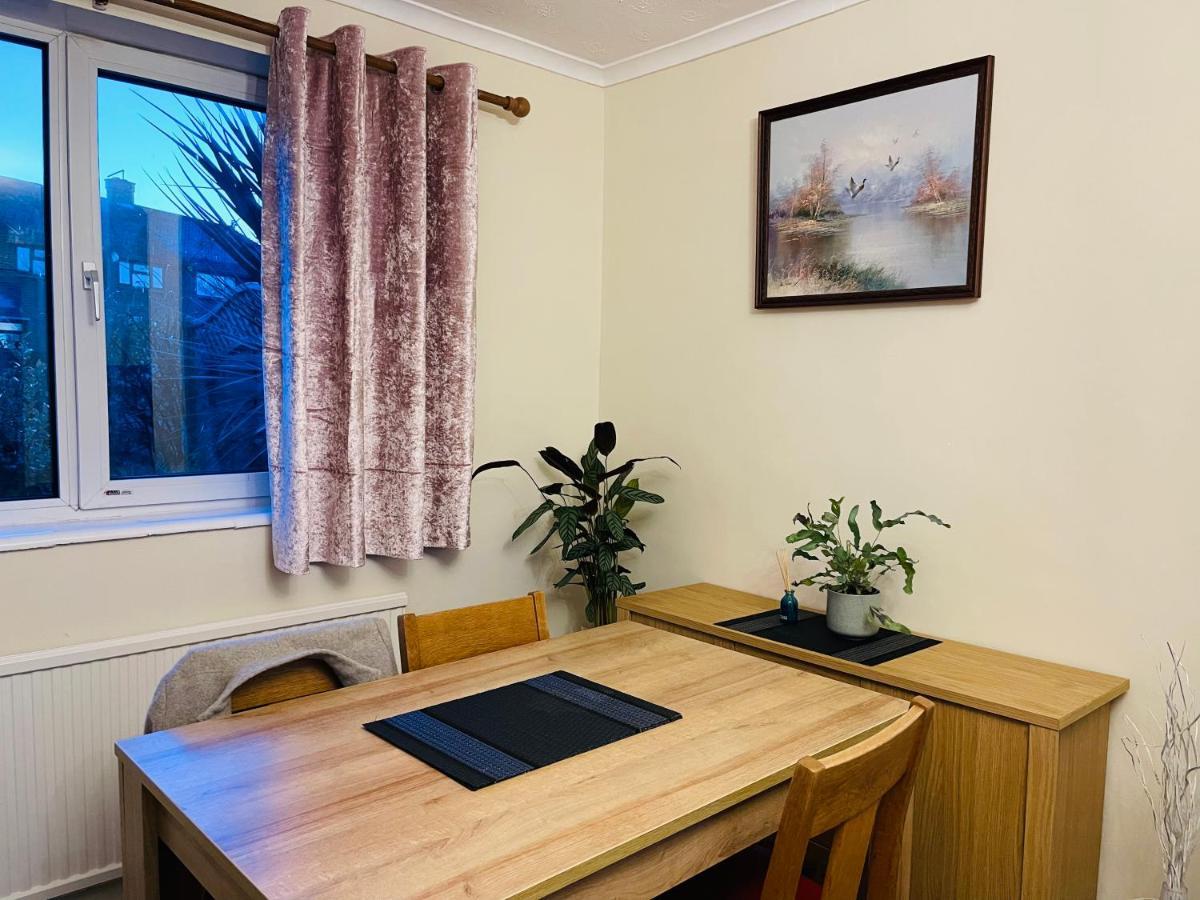 St Ives, King Bed Cosy Home, Parking, Fast Wi Fi 세인트 아이브스 외부 사진
